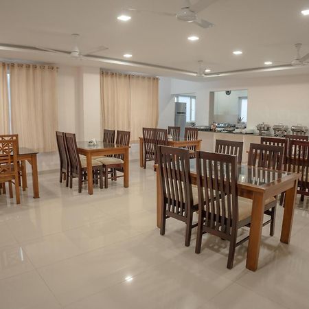 Daffodils Luxury Airport Suites Коччи Экстерьер фото
