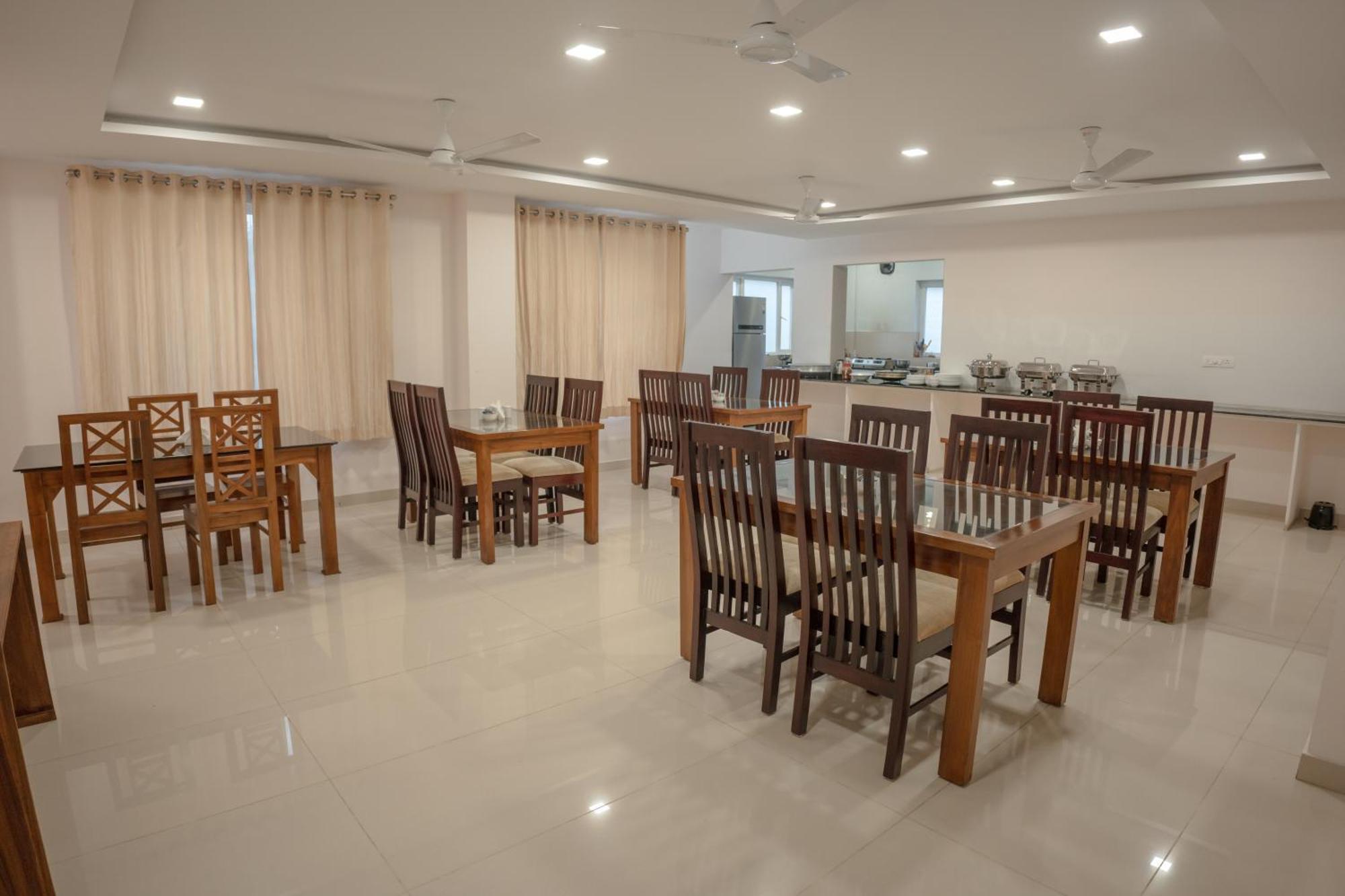 Daffodils Luxury Airport Suites Коччи Экстерьер фото